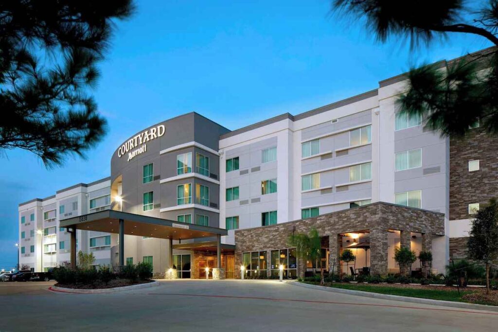 Courtyard by Marriott Houston Intercontinental Airport hotel in Houston