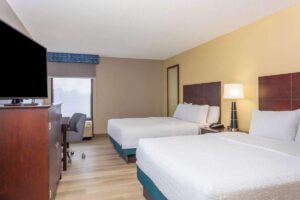 Hampton Inn Orlando-International Airport Book Now Pay Later in 
