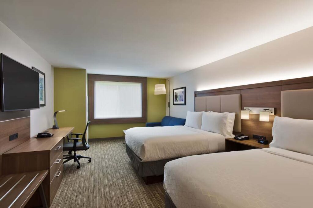 Holiday Inn Express & Suites Portland Airport hotel in Portland