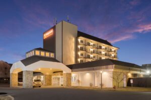 Orangewood Inn & Suites Kansas City Airport Book Now Pay Later in 