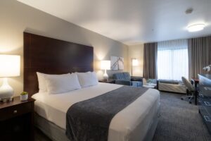Oxford Suites Portland - Jantzen Beach Book Now Pay Later in 