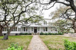 The Inn at Green Pastures Book Now Pay Later in 