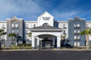 Fairfield Inn & Suites by Marriott Charleston North/Ashley Phosphate Book Now Pay Later in 