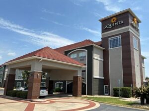 La Quinta by Wyndham Macon West Book Now Pay Later in Macon