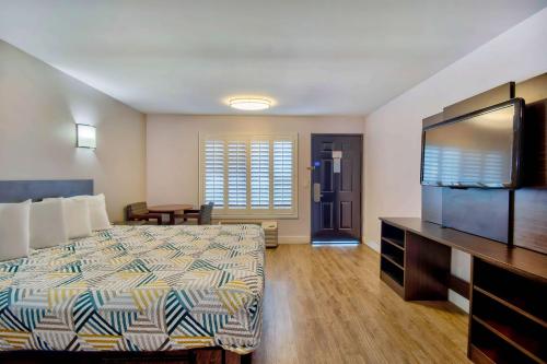 Motel 6-Inglewood, CA hotel in Inglewood