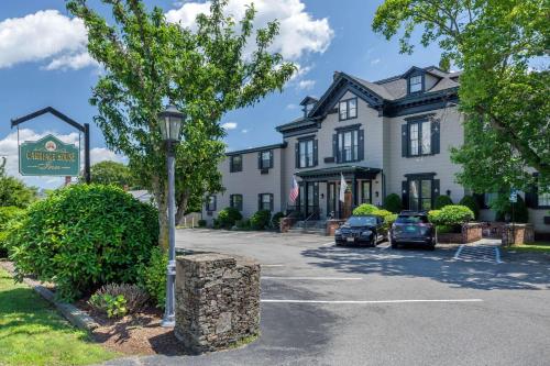 The Carriage House Inn Newport hotel in Middletown