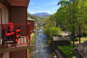 Baymont by Wyndham Gatlinburg On The River Book Now Pay Later in Gatlinburg