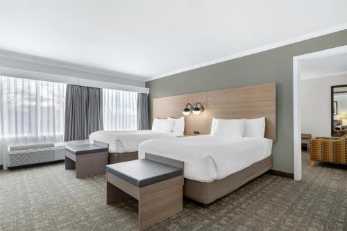 Best Western Plus Windjammer Inn & Conference Center hotel in Burlington