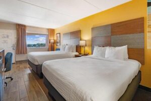 Clarion Pointe Galveston - Beachfront Book Now Pay Later in Galveston