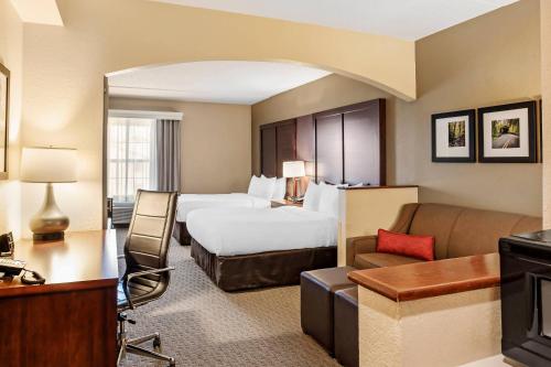 Comfort Suites State College near Penn State – Steps Away from PSU! hotel in State College