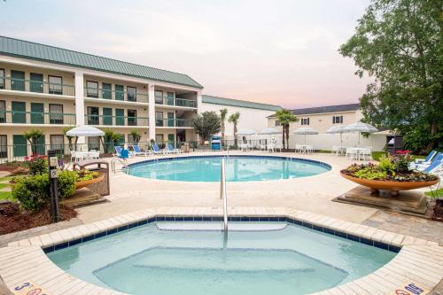 Econo Lodge Inn & Suites Foley-North Gulf Shores hotel in Foley