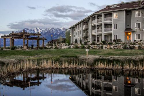 Holiday Inn Club Vacations – David Walley’s Resort hotel in Lake Tahoe