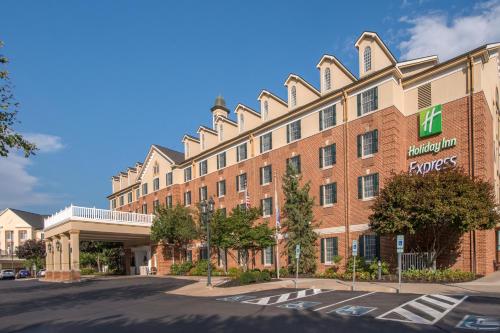 Holiday Inn Express State College at Williamsburg Square by IHG hotel in State College