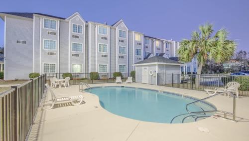 Microtel Inn & Suites by Wyndham Gulf Shores hotel in Gulf Shores