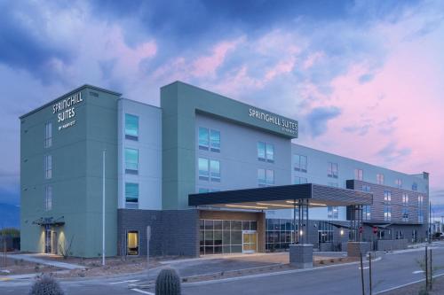 SpringHill Suites by Marriott Tucson at The Bridges hotel in Tucson