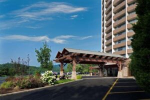 The Park Vista - A DoubleTree by Hilton Hotel - Gatlinburg Book Now Pay Later in Gatlinburg
