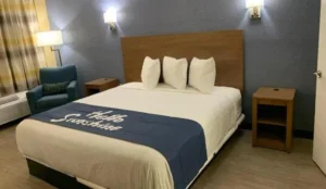 Days Inn by Wyndham Apopka/Orlando Book Now Pay Later Hotels