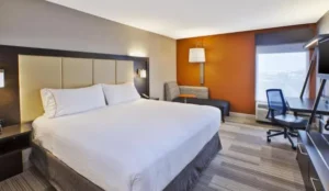 Holiday Inn Express & Suites Chicago-Midway Airport by IHG Book Now Pay Later Hotels