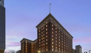 Hotel Fort Des Moines, Curio Collection By Hilton Book Now Pay Later Hotels