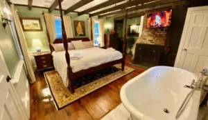 Silsbee's by Daniels House Book Now Pay Later Hotels