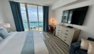 Balcony Ocean Views - Pool, Gym, Wi-Fi & Parking (Condo Hotel) Book Now Pay Later Hotels