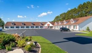 Econo Lodge Inn & Suites Eau Claire South Book Now Pay Later Hotels