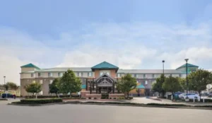 HOLIDAY INN EXPRESS & SUITES ELK GROVE CENTRAL - HWY 99 by IHG Book Now Pay Later Hotels