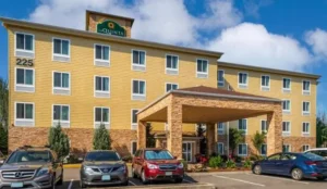 La Quinta by Wyndham Auburn Book Now Pay Later Hotels