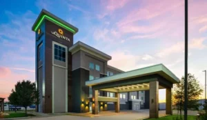La Quinta by Wyndham Denton - University Drive Book Now Pay Later Hotels